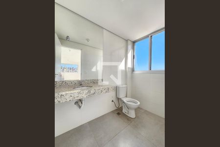 Lavabo  de apartamento para alugar com 3 quartos, 110m² em São Lucas, Belo Horizonte