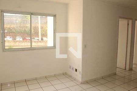 Sala de apartamento para alugar com 2 quartos, 48m² em Jardim Helena, Cotia