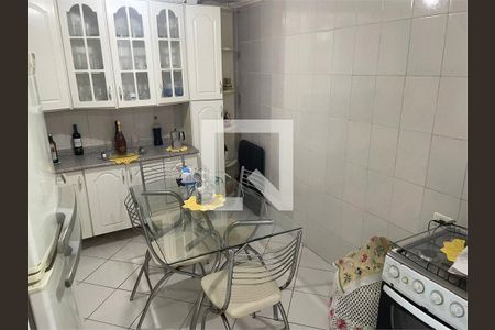 Casa à venda com 3 quartos, 90m² em Vila Romero, São Paulo