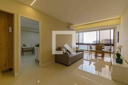 Sala de apartamento à venda com 2 quartos, 70m² em Barra da Tijuca, Rio de Janeiro