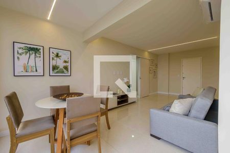 Sala de apartamento à venda com 2 quartos, 70m² em Barra da Tijuca, Rio de Janeiro