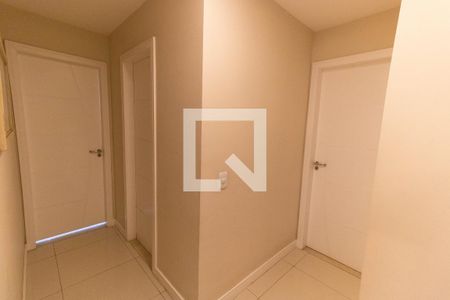 Corredor de apartamento à venda com 3 quartos, 70m² em Piratininga, Niterói