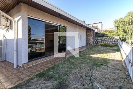 quintal_1 de casa à venda com 3 quartos, 470m² em Bosque da Saúde, São Paulo