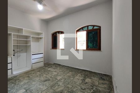 Quarto 1 de casa para alugar com 2 quartos, 68m² em Grajaú, Rio de Janeiro