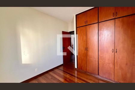 quarto de apartamento para alugar com 4 quartos, 130m² em Buritis, Belo Horizonte