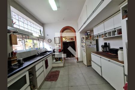 Casa à venda com 3 quartos, 222m² em Jardim Santa Helena, São Paulo