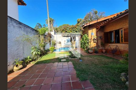 Casa à venda com 3 quartos, 222m² em Jardim Santa Helena, São Paulo