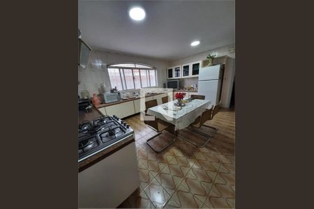 Casa à venda com 3 quartos, 300m² em Vila Santa Maria, São Paulo