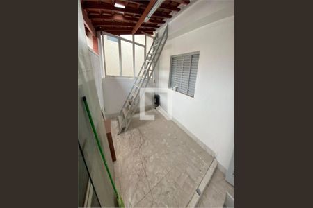 Casa à venda com 3 quartos, 180m² em Parque Peruche, São Paulo