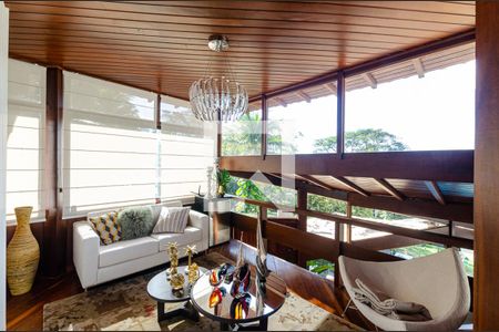 sala de casa à venda com 4 quartos, 600m² em Engenho do Mato, Niterói