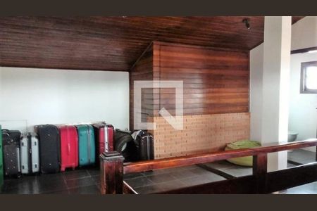 Casa à venda com 4 quartos, 316m² em Vila Nivi, São Paulo