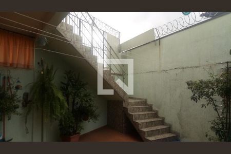 Casa à venda com 3 quartos, 220m² em Vila Basileia, São Paulo