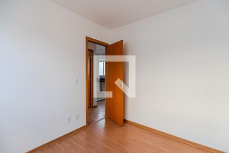 Quarto 2 de apartamento à venda com 2 quartos, 45m² em Cavalhada, Porto Alegre