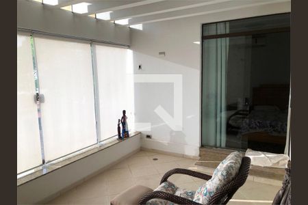 Casa à venda com 3 quartos, 319m² em Jardim Primavera, São Paulo