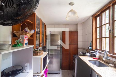 Casa à venda com 95m², 3 quartos e 3 vagas Casa à venda com 95m², 3 quartos e 3 vagasCozinha