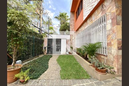 Casa à venda com 3 quartos, 260m² em Chácara Monte Alegre, São Paulo