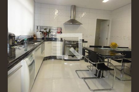 Casa à venda com 3 quartos, 250m² em Vila Gomes Cardim, São Paulo