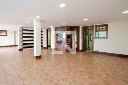 Casa de condomínio à venda com 443m², 4 quartos e 2 vagas Casa de condomínio à venda com 443m², 4 quartos e 2 vagasÁrea gourmet