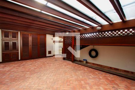 Casa de condomínio à venda com 443m², 4 quartos e 2 vagas Casa de condomínio à venda com 443m², 4 quartos e 2 vagasGaragem