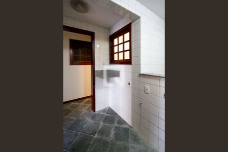 Casa de condomínio à venda com 443m², 4 quartos e 2 vagas Casa de condomínio à venda com 443m², 4 quartos e 2 vagasÁrea de Serviço - Cozinha