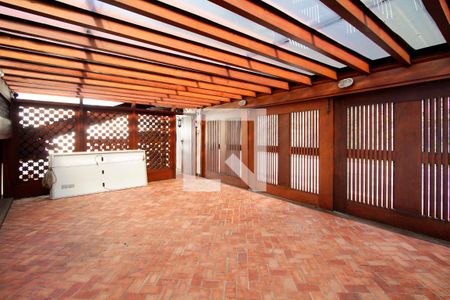 Casa de condomínio à venda com 443m², 4 quartos e 2 vagas Casa de condomínio à venda com 443m², 4 quartos e 2 vagasGaragem