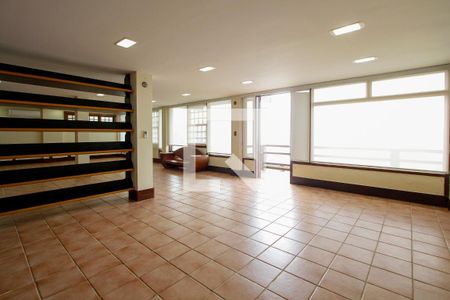 Casa de condomínio à venda com 443m², 4 quartos e 2 vagas Casa de condomínio à venda com 443m², 4 quartos e 2 vagasÁrea gourmet