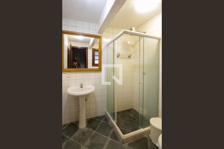 Casa de condomínio à venda com 443m², 4 quartos e 2 vagas Casa de condomínio à venda com 443m², 4 quartos e 2 vagasÁrea de Serviço - Banheiro