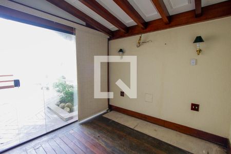 Casa de condomínio à venda com 443m², 4 quartos e 2 vagas Casa de condomínio à venda com 443m², 4 quartos e 2 vagasAnexo Quarto 4 suíte