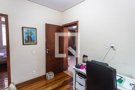 Sala 2 de casa à venda com 4 quartos, 320m² em Aparecida, Belo Horizonte