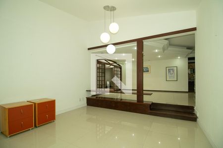 Hall de entrada de casa à venda com 4 quartos, 298m² em Chácara das Pedras, Porto Alegre