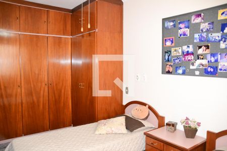 Quarto 2 de casa à venda com 3 quartos, 200m² em Vila Vivaldi, São Bernardo do Campo