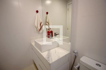 Banheiro da Suíte de kitnet/studio à venda com 1 quarto, 49m² em Funcionários, Belo Horizonte