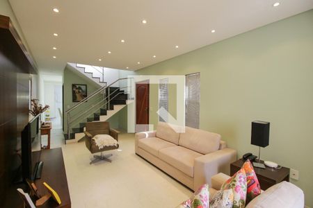 Casa à venda com 225m², 3 quartos e 4 vagasSala