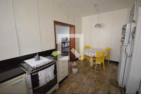 Apartamento à venda com 4 quartos, 230m² em Serra, Belo Horizonte