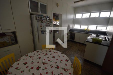 Apartamento à venda com 4 quartos, 230m² em Serra, Belo Horizonte