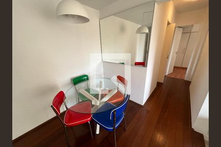 Sala de apartamento à venda com 2 quartos, 58m² em Alto de Pinheiros, São Paulo