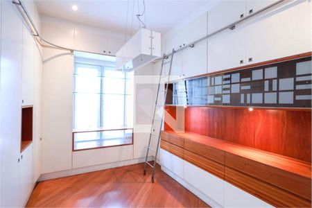 Casa à venda com 4 quartos, 474m² em Jardim Panorama, São Paulo