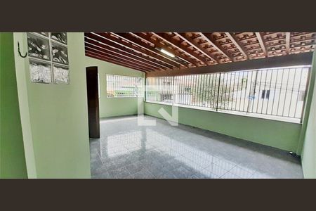 Casa à venda com 4 quartos, 301m² em Jardim Guanca, São Paulo