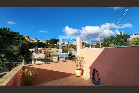 Varanda de casa à venda com 6 quartos, 240m² em Jardim Pacaembu, Jundiaí