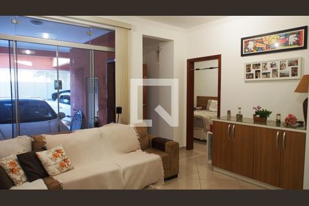 Sala de casa para alugar com 6 quartos, 240m² em Jardim Pacaembu, Jundiaí