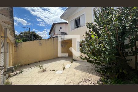 Casa à venda com 3 quartos, 208m² em Vila Roque, São Paulo