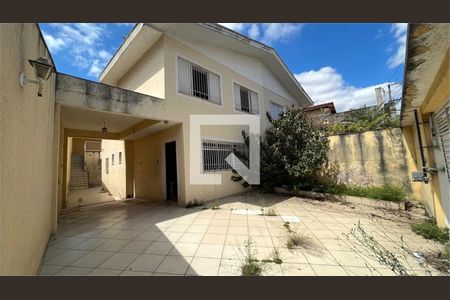 Casa à venda com 3 quartos, 208m² em Vila Roque, São Paulo