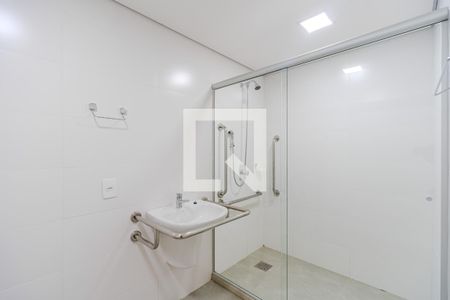 Banheiro de kitnet/studio para alugar com 1 quarto, 33m² em Cidade Baixa, Porto Alegre