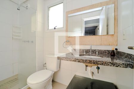 Banheiro de apartamento à venda com 1 quarto, 47m² em Vila Ipiranga, Porto Alegre