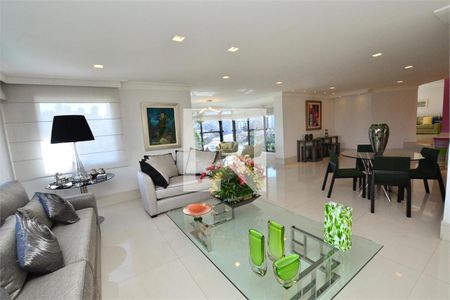 Apartamento à venda com 4 quartos, 347m² em Santa Cecilia, São Paulo