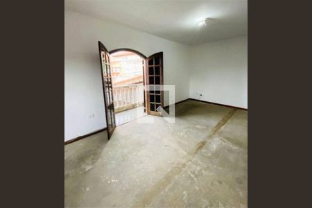 Casa à venda com 4 quartos, 110m² em Parque Guarapiranga, São Paulo