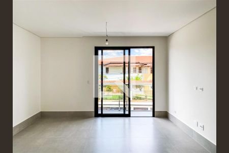 Casa à venda com 3 quartos, 220m² em Jardim Guapira, São Paulo