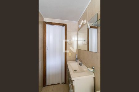 Banheiro de apartamento à venda com 2 quartos, 61m² em Bom Jesus, Porto Alegre