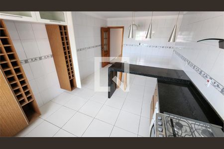 Casa à venda com 3 quartos, 215m² em Vila Palmeiras, São Paulo