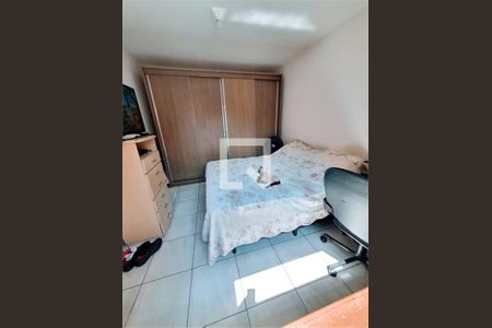 Casa à venda com 3 quartos, 193m² em Jardim Stella, Santo André